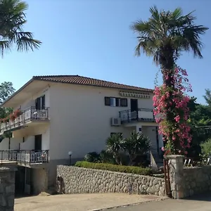 apartmani-dujmovic-malinska.primorje-gorskikotar.com/