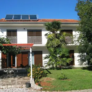 apartments-cerovic.primorje-gorskikotar.com/